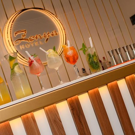 Hotel Zonya Pantai Sunny Luaran gambar